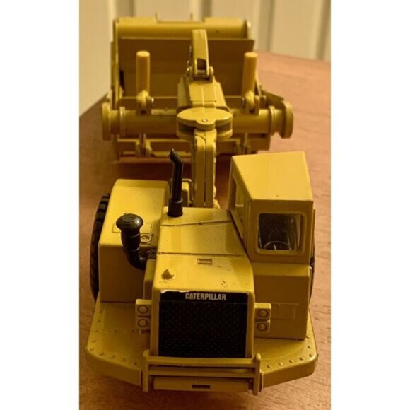 1:50 Norscot CAT 631E Caterpillar Die-Cast Scraper Tractor - Picture 4 of 12
